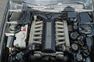 Image 29/34 of BMW 750iL (1989)