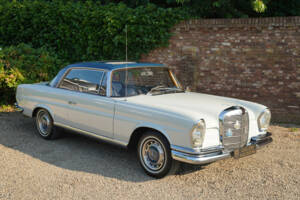 Image 15/50 of Mercedes-Benz 280 SE (1968)
