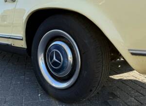 Image 26/31 de Mercedes-Benz 250 SL (1967)