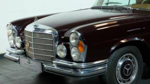 Bild 20/30 von Mercedes-Benz 280 SE 3,5 (1970)