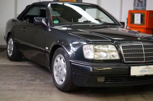 Bild 4/34 von Mercedes-Benz E 500 (1995)
