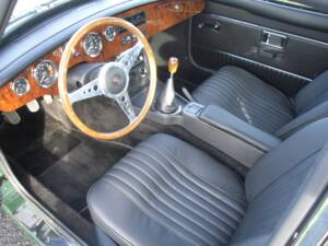 Bild 8/17 von MG MGB GT (1972)