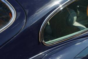 Image 16/35 de Jaguar E-Type (1968)