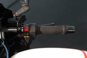 Image 25/33 de Moto Guzzi DUMMY (1990)