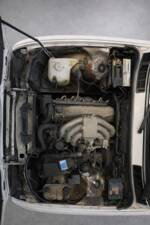 Image 11/29 of BMW 320i (1988)