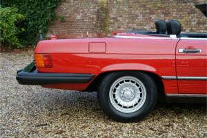 Bild 29/50 von Mercedes-Benz 500 SL (1983)
