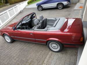 Bild 13/16 von BMW 320i (1991)