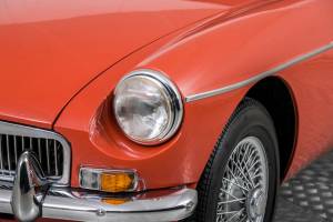 Bild 24/50 von MG MGB GT (1975)
