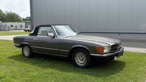 Image 4/24 de Mercedes-Benz 280 SL (1984)