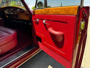 Image 56/81 of Bentley S 1 (1959)