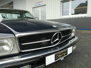 Image 23/25 of Mercedes-Benz 560 SL (1989)