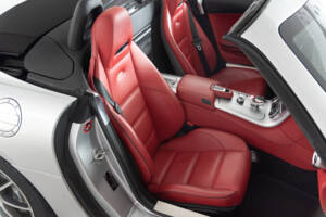 Image 32/48 of Mercedes-Benz SLS AMG Roadster (2012)
