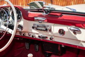 Image 18/33 de Mercedes-Benz 190 SL (1959)