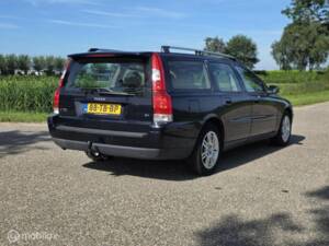 Image 7/39 of Volvo V 70 2.4 (2006)