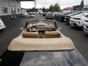 Image 17/25 of Mercedes-Benz 220 SE b (1963)