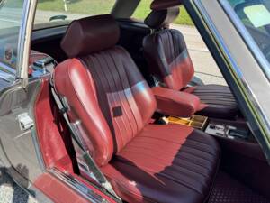 Image 14/26 of Mercedes-Benz 560 SL (1988)