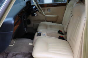 Image 26/37 de Rolls-Royce Silver Shadow II (1978)