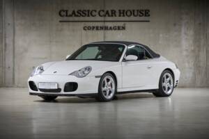 Bild 13/100 von Porsche 911 Carrera 4S (2004)