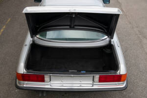 Image 13/29 of Mercedes-Benz 500 SLC (1980)