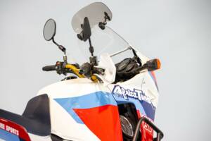 Bild 35/50 von Honda DUMMY (1990)