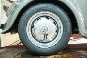 Image 47/50 of Volkswagen Beetle 1303 LS (1971)