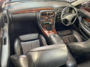 Bild 37/50 von Aston Martin DB 7 Vantage Volante (2002)
