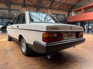 Bild 12/43 von Volvo 240 (1989)