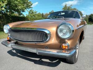 Image 17/73 of Volvo 1800 ES (1972)