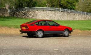Image 3/25 of Alfa Romeo GTV 6 2.5 (1984)