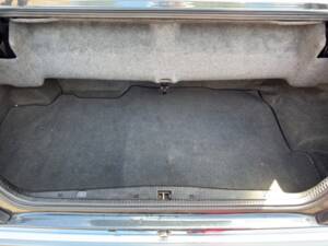 Imagen 19/24 de Mercedes-Benz E 220 (1993)