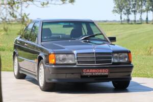 Immagine 9/50 di Mercedes-Benz 190 E 2.3-16 (1986)