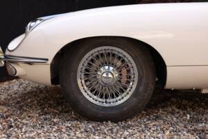 Image 33/50 de Jaguar Type E (2+2) (1970)