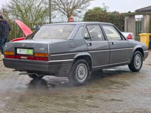 Bild 17/38 von Alfa Romeo 90 2.0 V6 Super (1985)