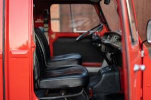 Image 32/52 of Renault Estafette (1977)