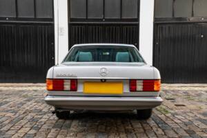Obraz 47/50 pojazdu Mercedes-Benz 500 SEL (1984)
