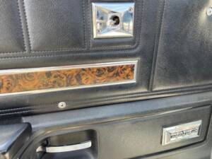 Bild 7/34 von Chevrolet Impala Convertible (1971)