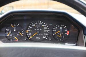 Image 18/71 of Mercedes-Benz 300 E 4-Matic (1990)