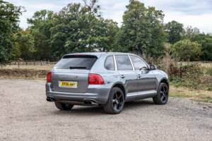 Bild 12/40 von Porsche Cayenne Turbo S (2006)