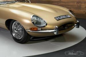 Image 18/18 de Jaguar E-Type (1967)