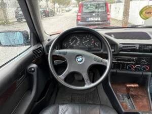 Image 2/8 de BMW 525i (1993)
