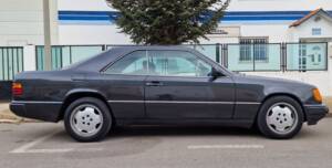 Image 5/11 of Mercedes-Benz 300 CE (1991)