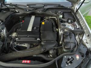 Image 11/25 of Mercedes-Benz E 200 Kompressor T (2004)