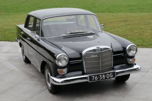 Afbeelding 26/50 van Mercedes-Benz 230 S (1967)
