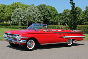 Image 2/31 of Chevrolet Impala Convertible (1960)