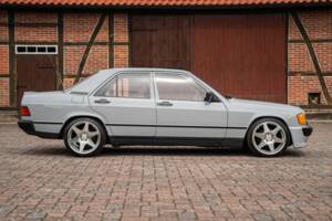 Bild 12/62 von Mercedes-Benz 190 E (1983)