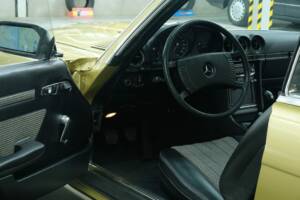 Image 16/50 de Mercedes-Benz 280 SLC (1977)