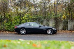 Bild 28/50 von Maserati GranTurismo 4.2 (2008)