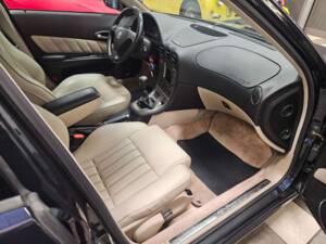 Immagine 13/16 di Alfa Romeo 166 2.0 V6 TB (2000)