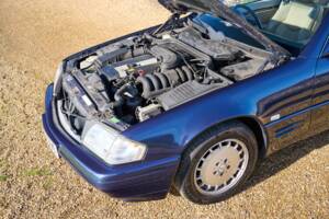 Image 40/50 of Mercedes-Benz SL 280 (1996)