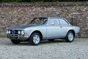 Image 28/50 of Alfa Romeo 1750 GT Veloce (1970)